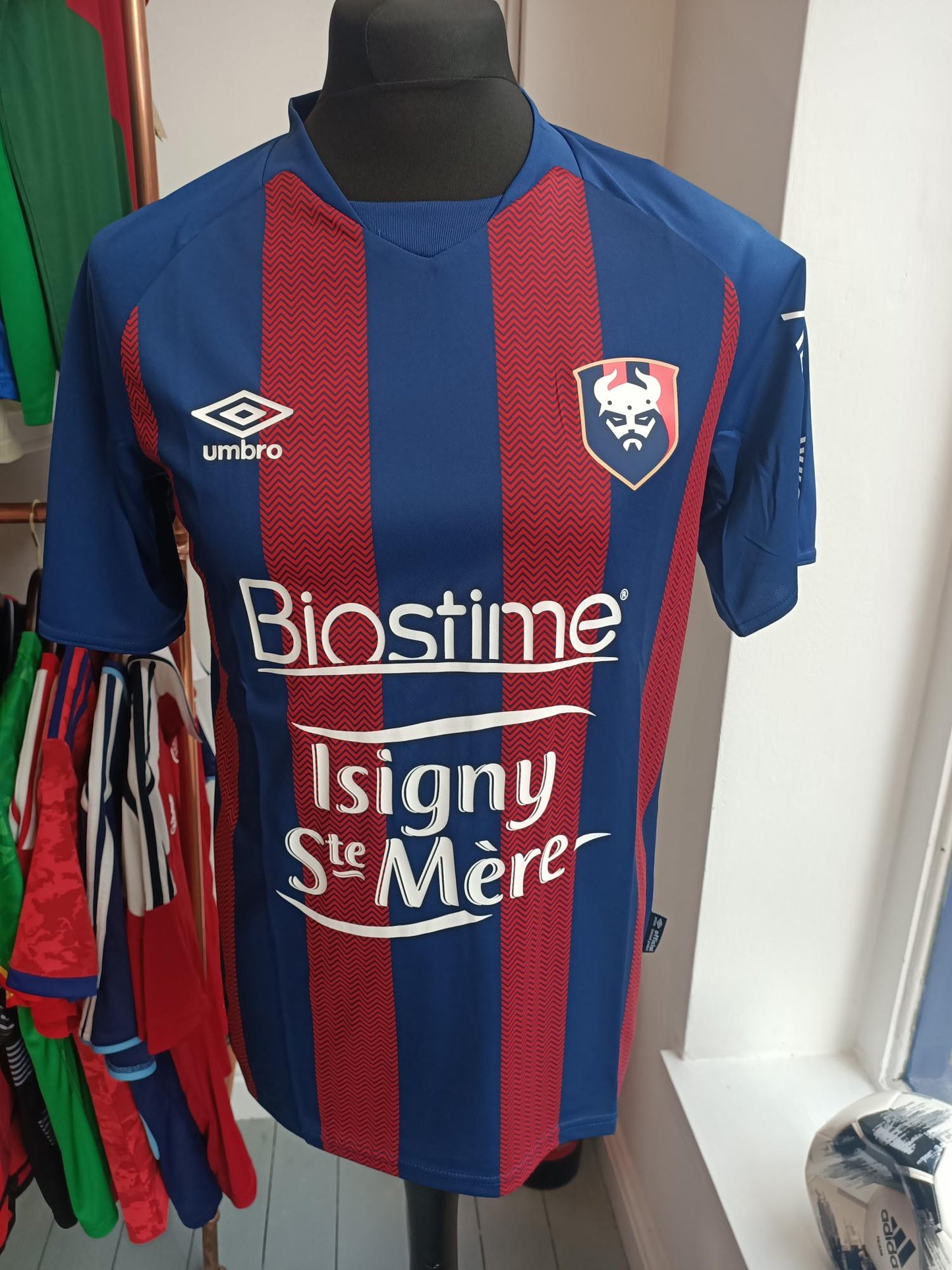 SM Caen 19/20 Home shirt (Medium) BNWT