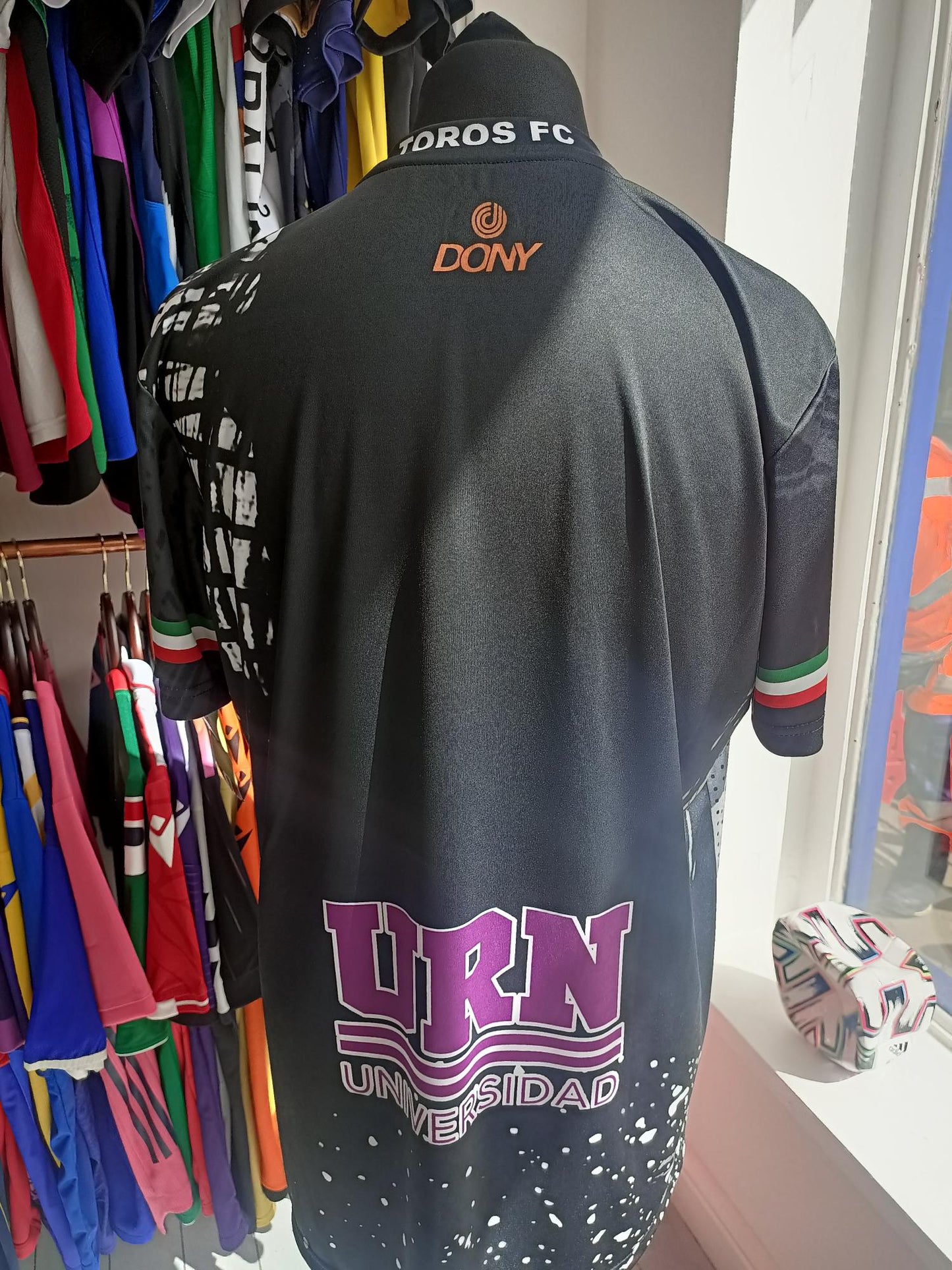 Toros FC (Xtra Large) BNWT
