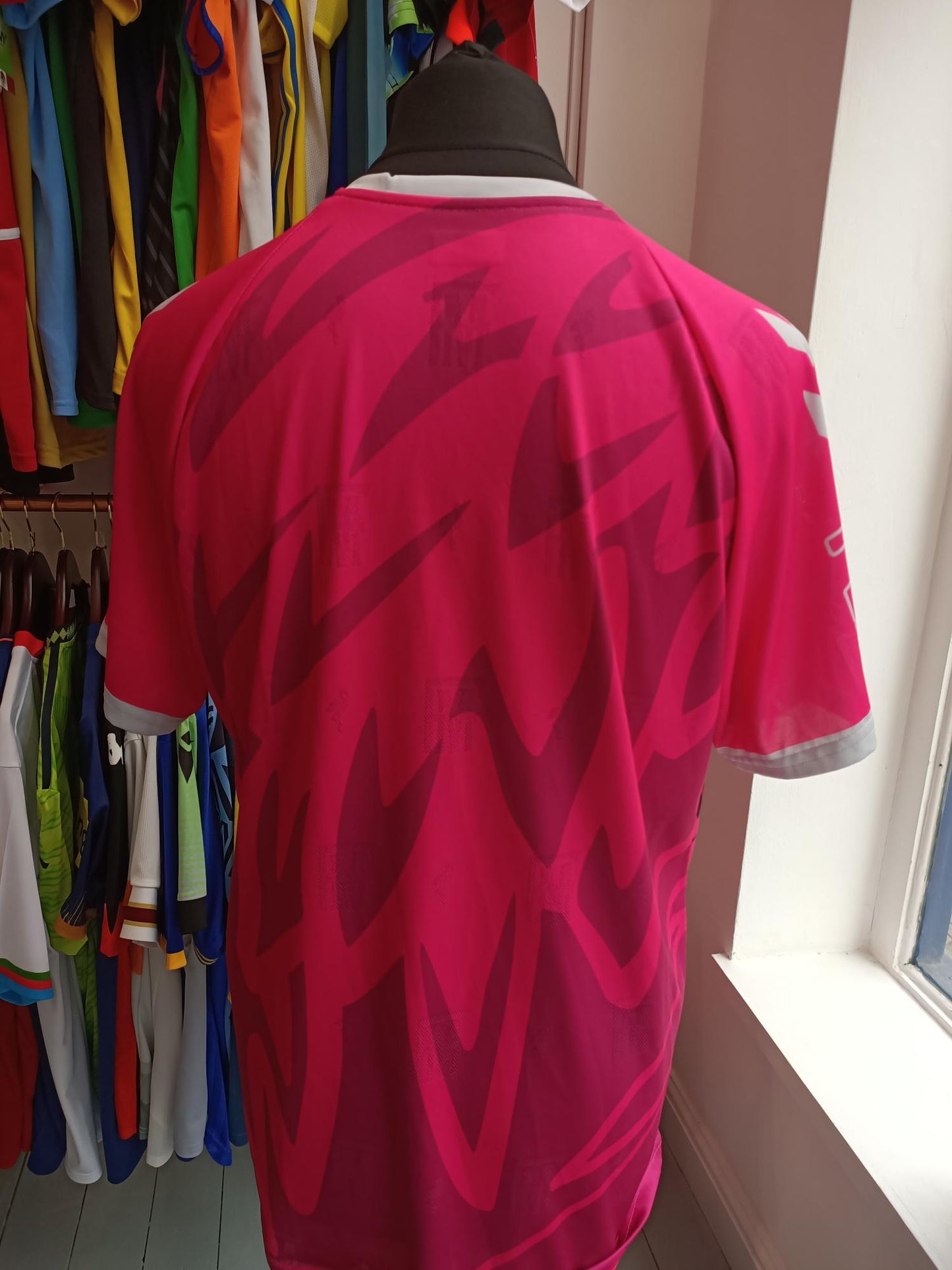 Forward Maddison 2022 Third Shirt BNWOT (Large)