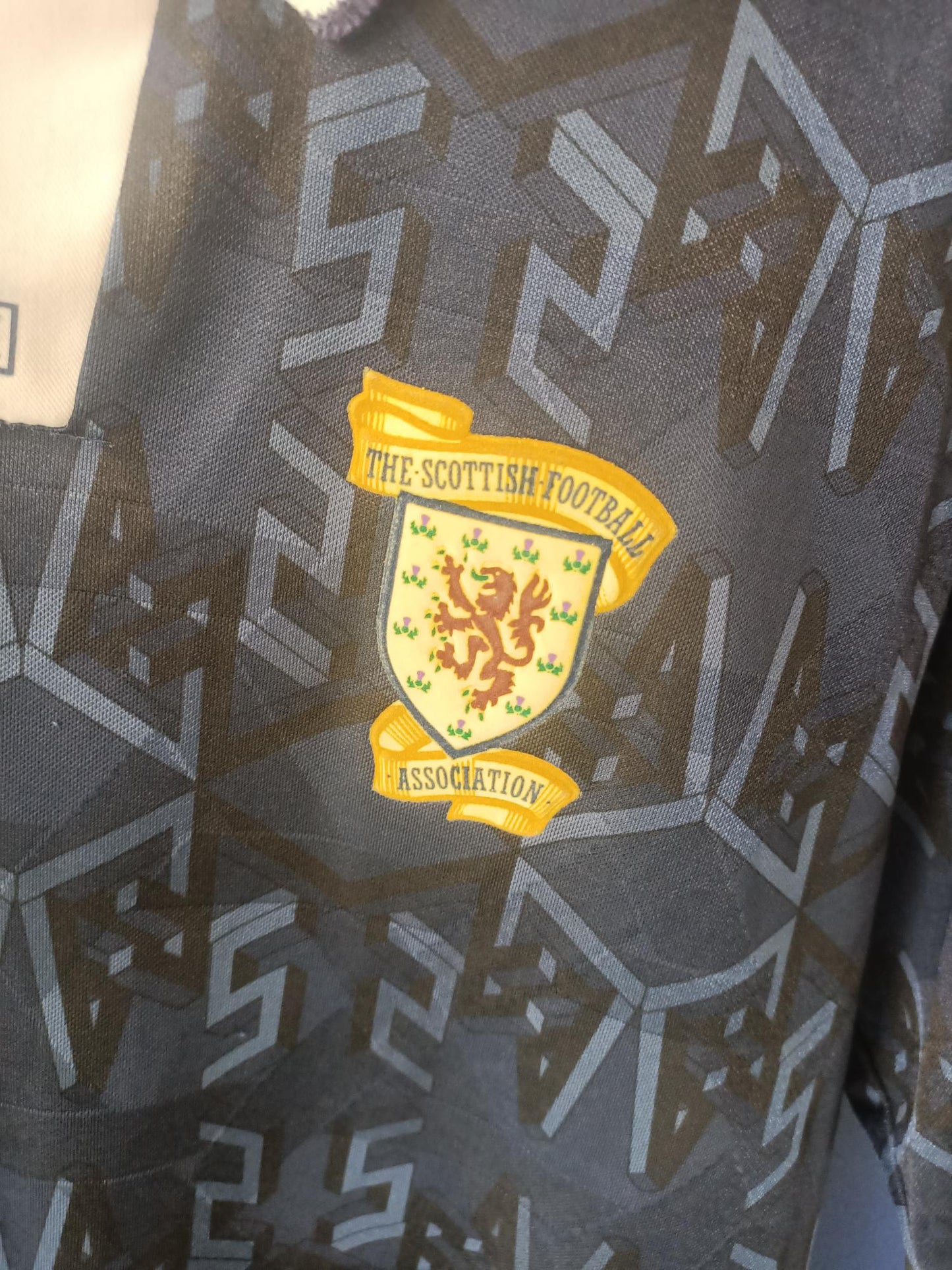 Scotland 1992 Home Shirt (Small)