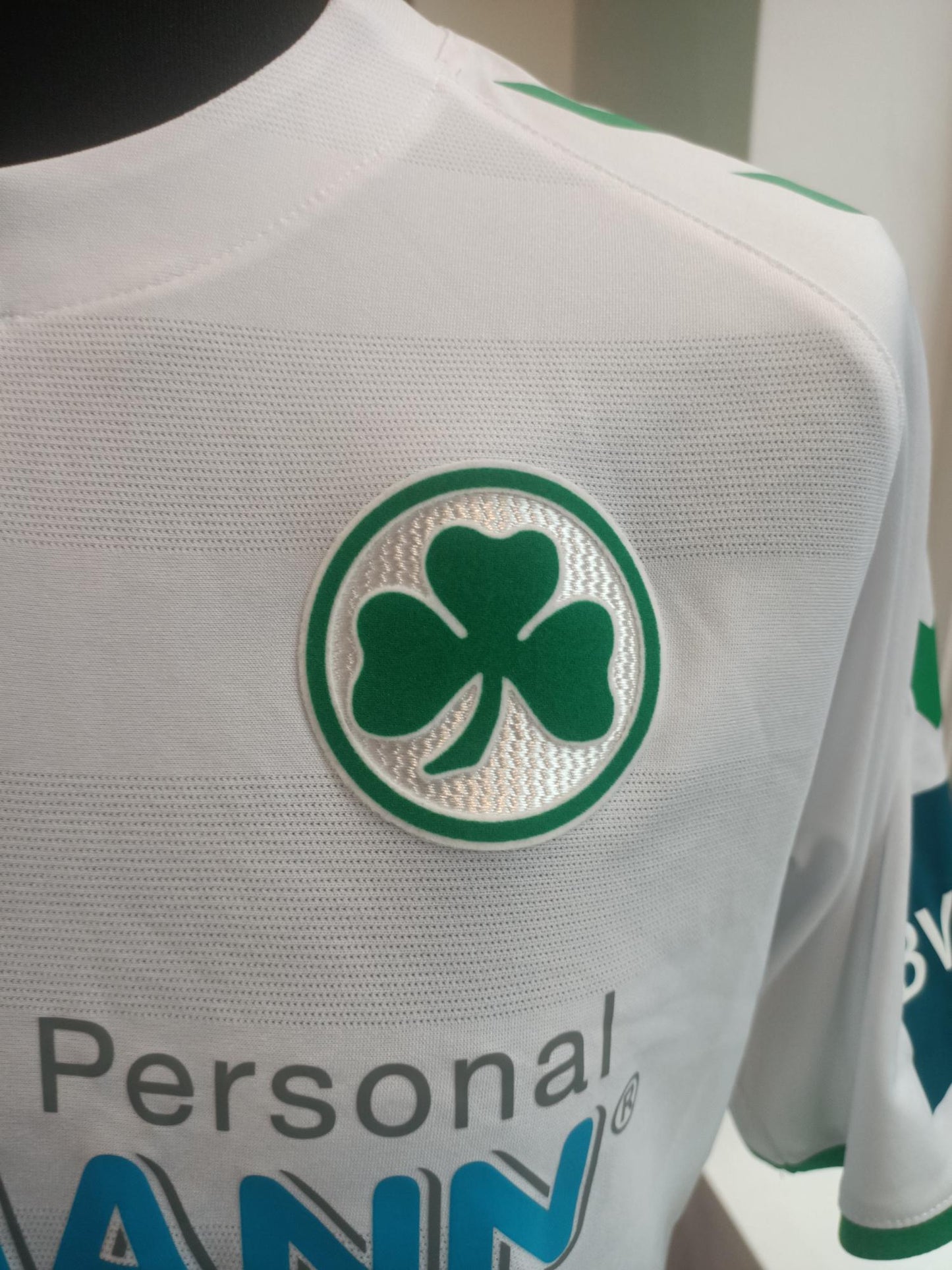Greuther Fürth 17/18 Home Shirt (Large)