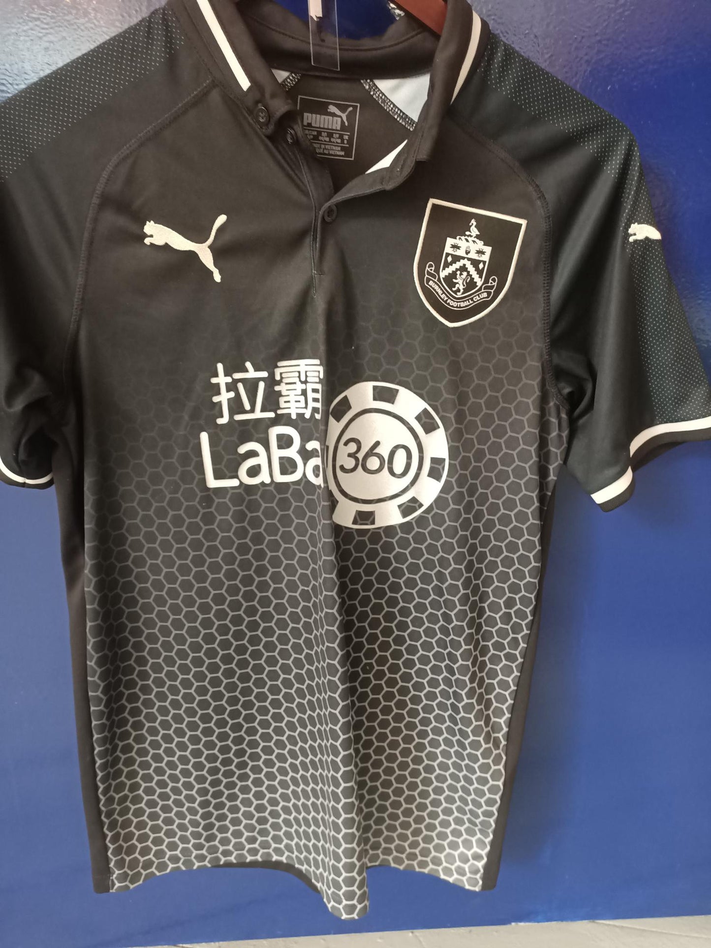 Burnley 2018/2019 Away Shirt (Small)
