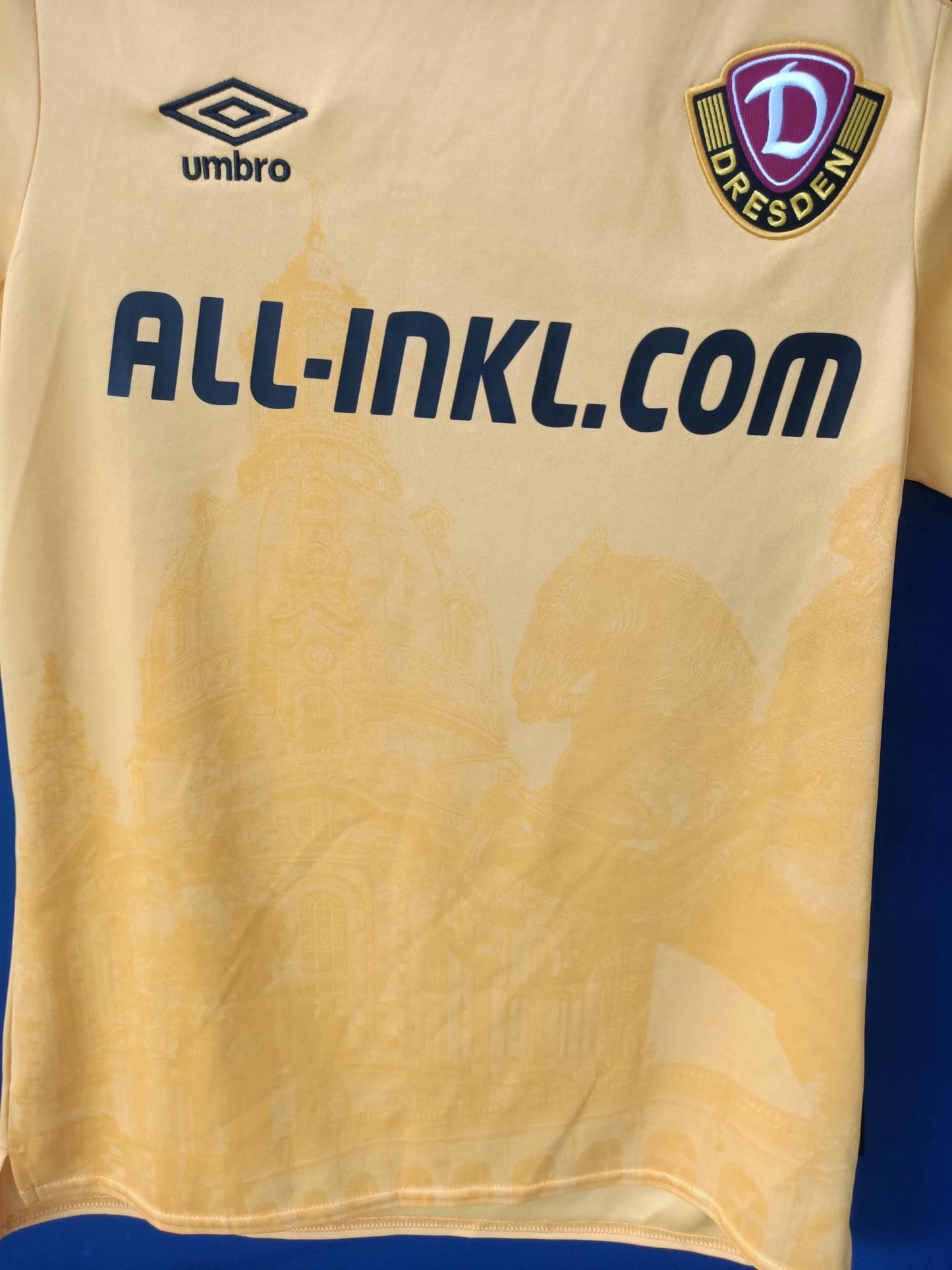 Dynamo Dresden 2020/2021 Home Shirt (Small)