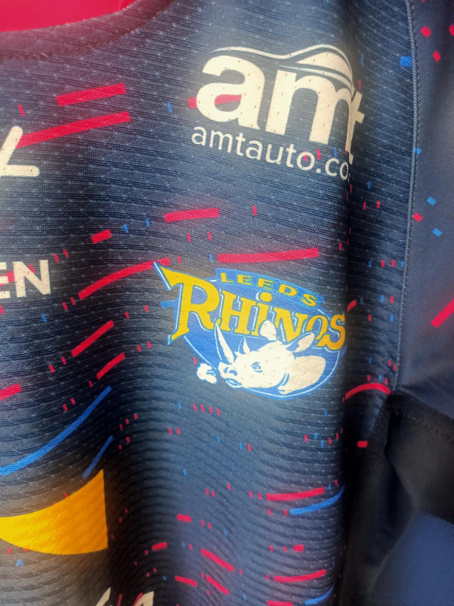 Leeds Rhinos 2024 Away shirt (large)