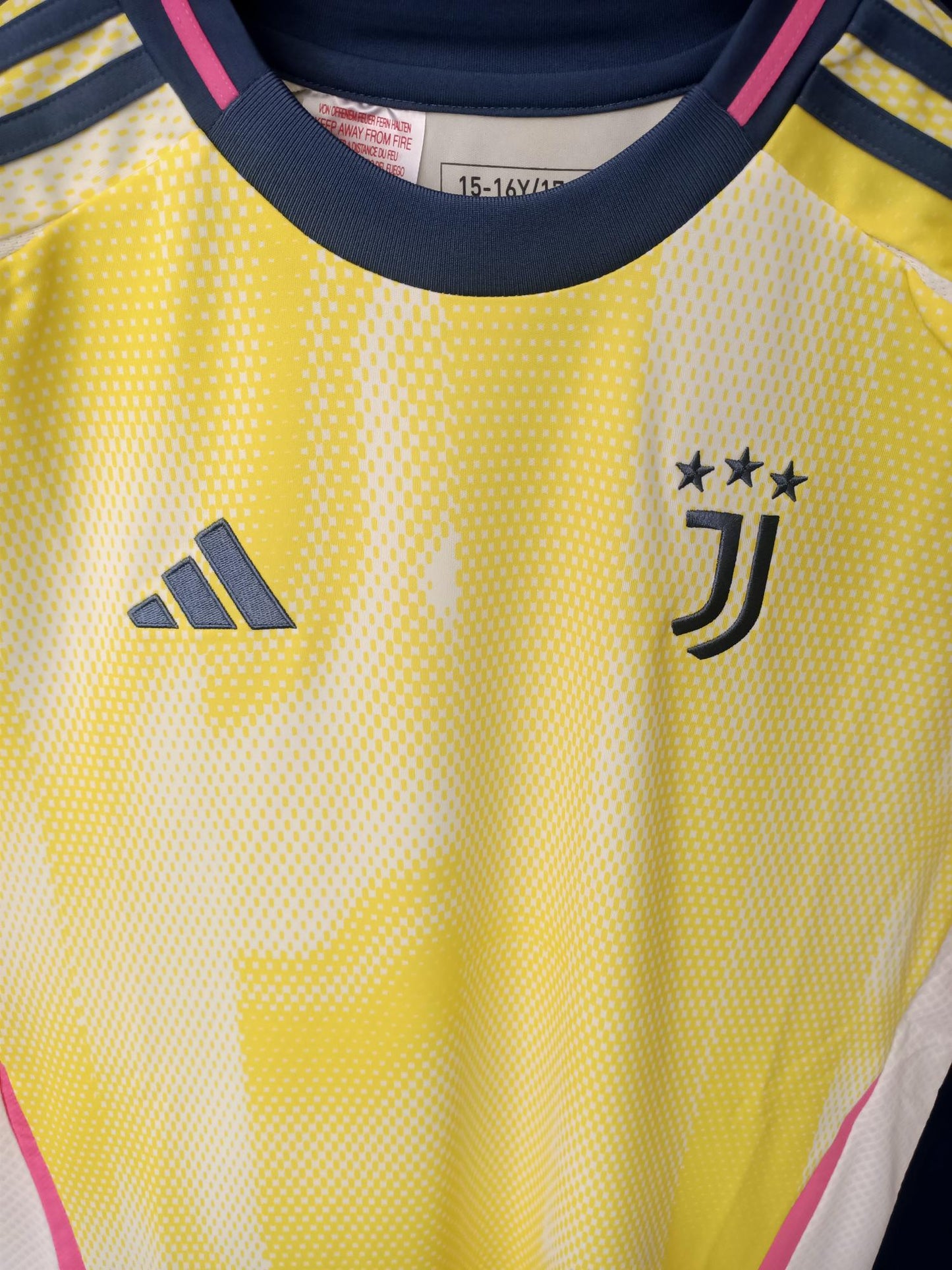 Juventus 2024-2025 Away shirt