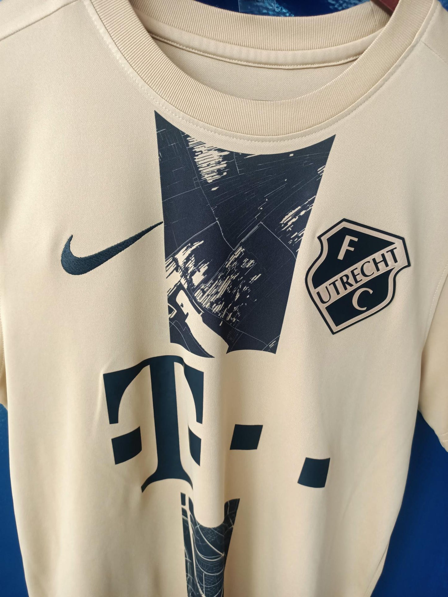 FC Utrecht 2021-2022 Third Shirt