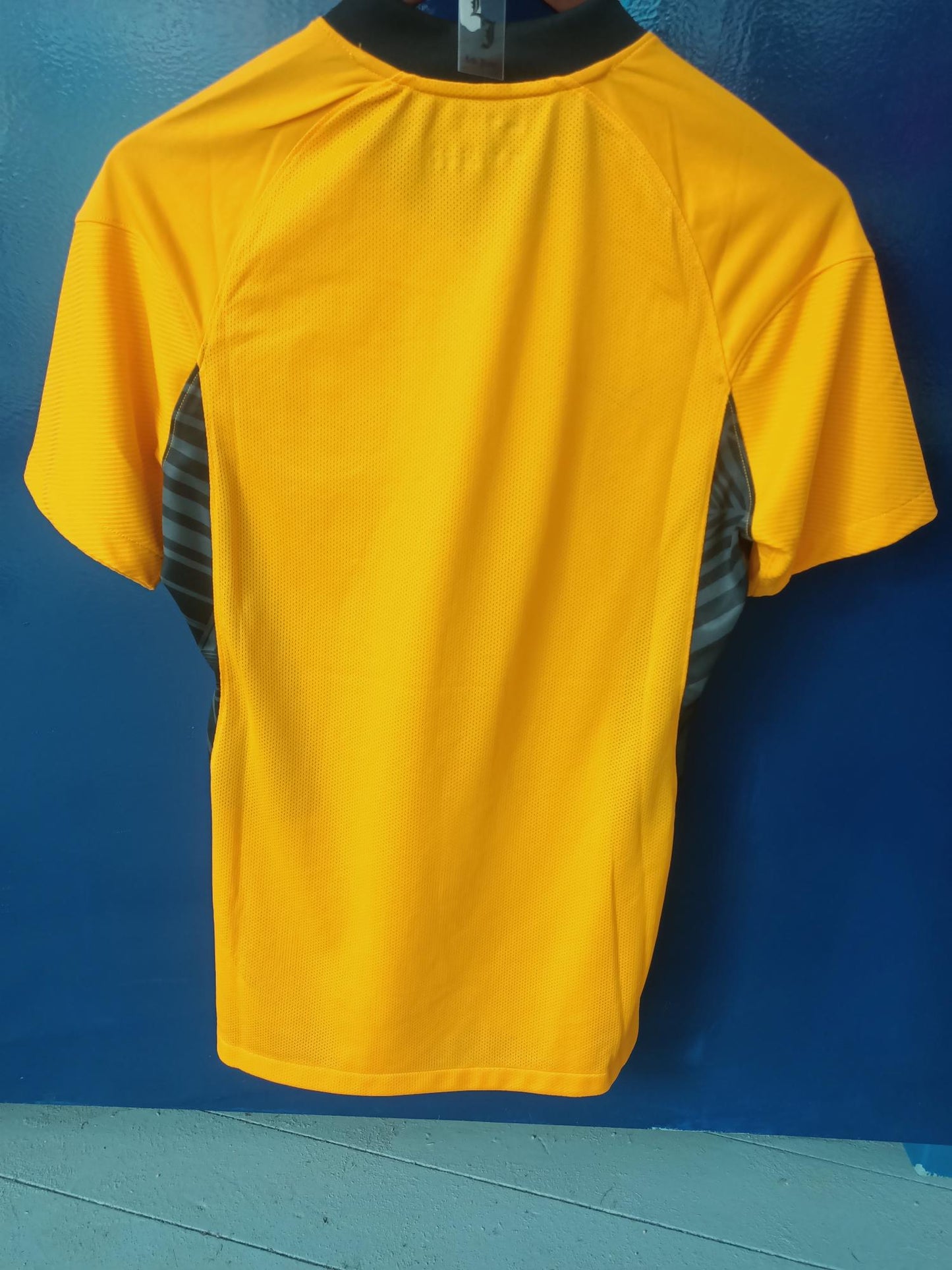 Kaizer Chiefs 2021-2022 Home Shirt (Small)