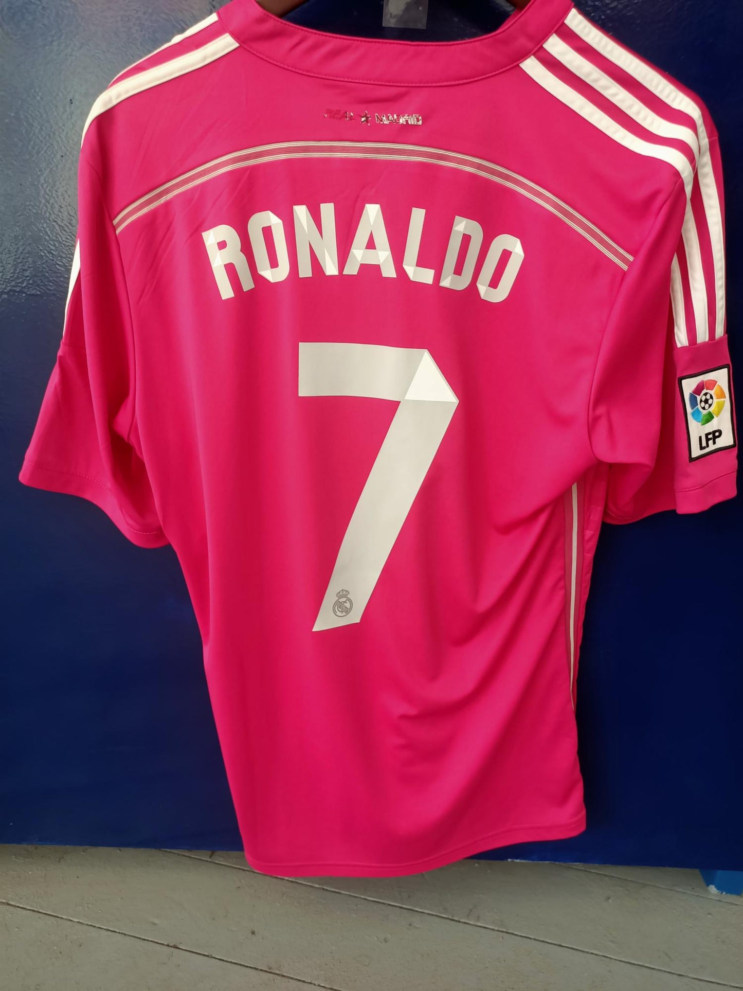 Real Madrid 2014-2015 Away Shirt (Medium)