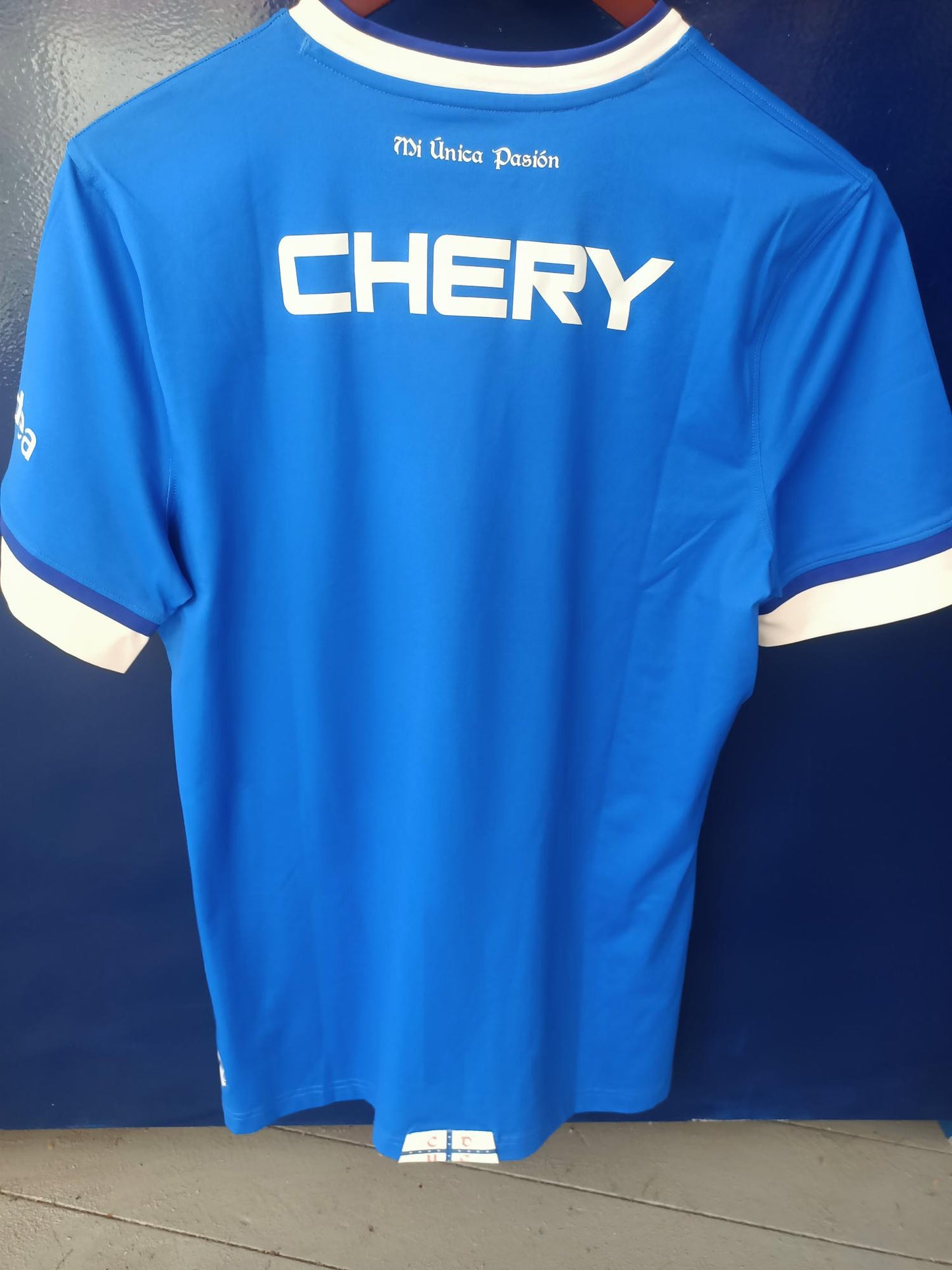 Club Deportivo Universidad Católica 2022 Away Shirt (Medium)