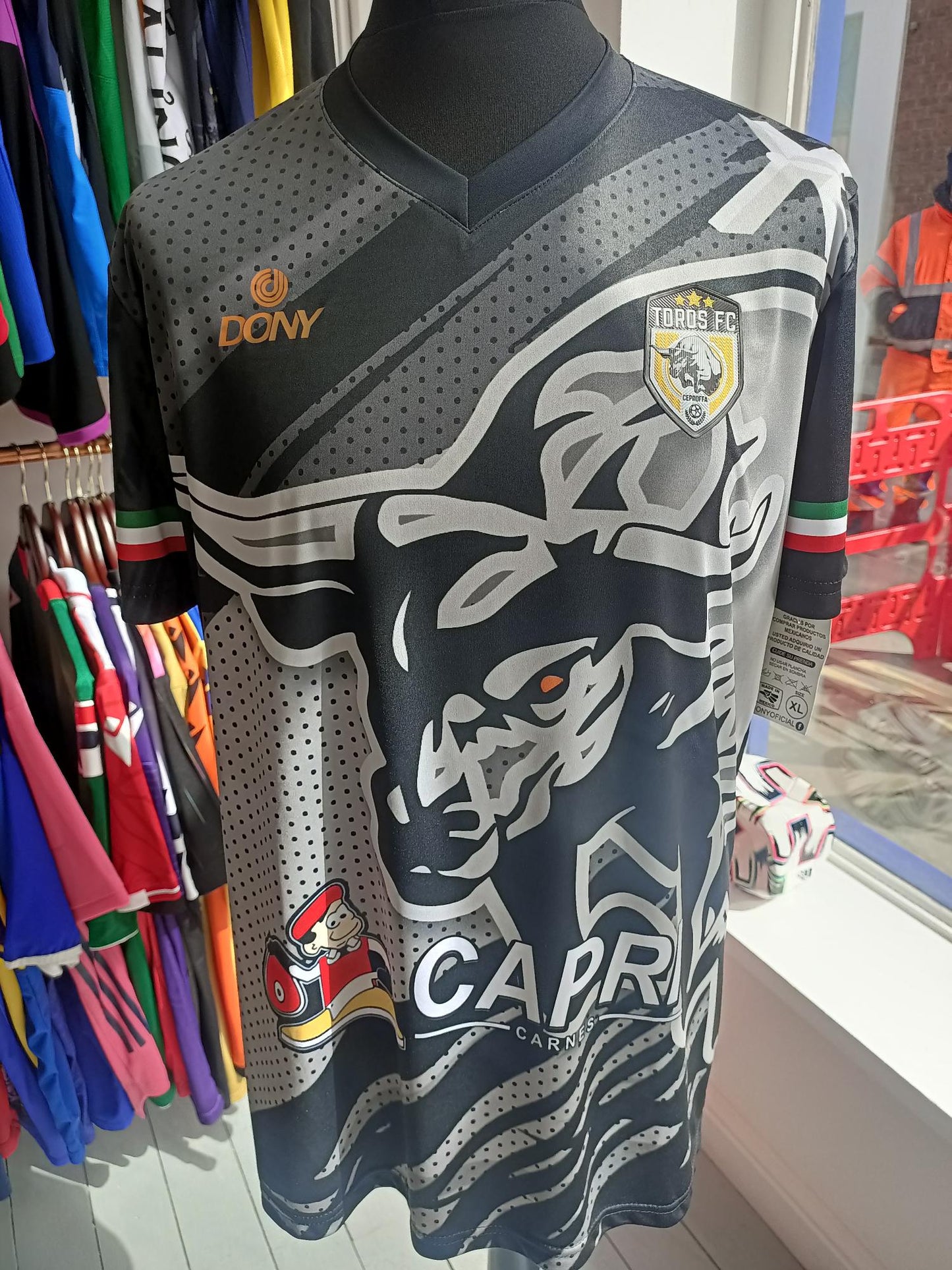 Toros FC (Xtra Large) BNWT