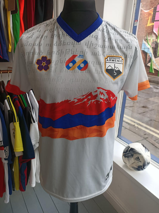 Deportivo Armenio home shirt 2022 (Medium)