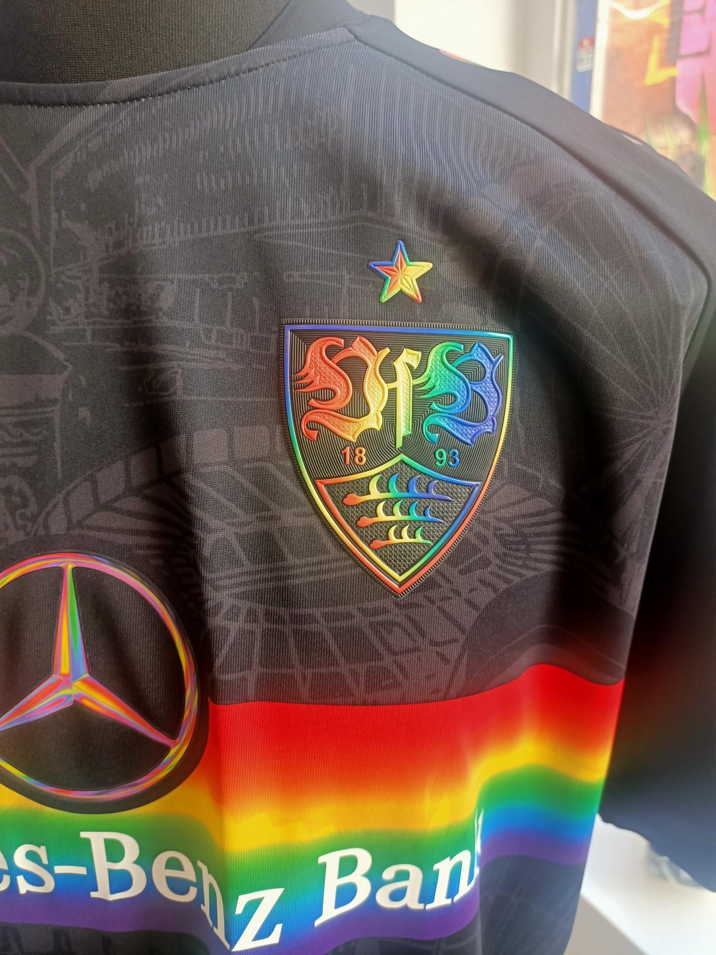 VfB Stuttgart 22/23 Pride Shirt BNWT (XL)