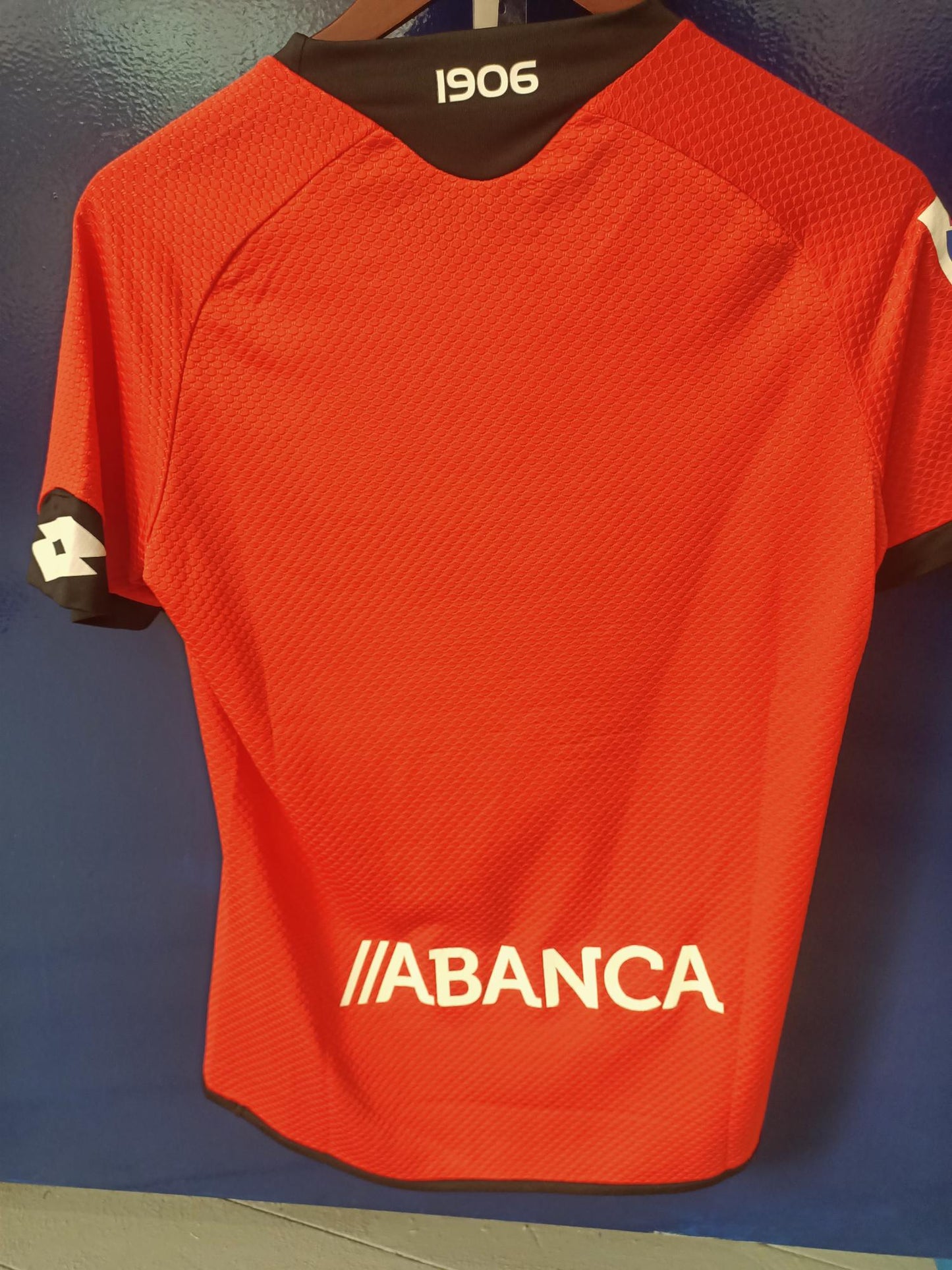 Deportivo De La Coruna 2015/2016 third (Small)