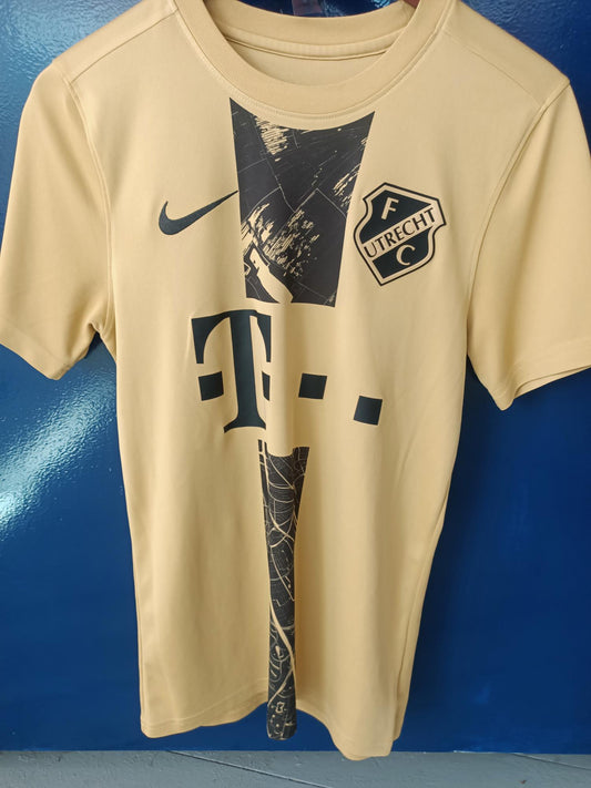 FC Utrecht 2021-2022 Third Shirt