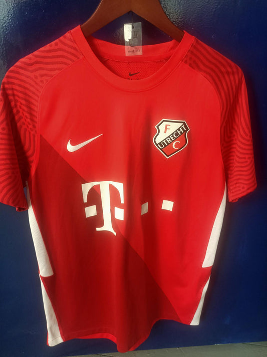 FC Utrecht 2021-2022 Home Shirt