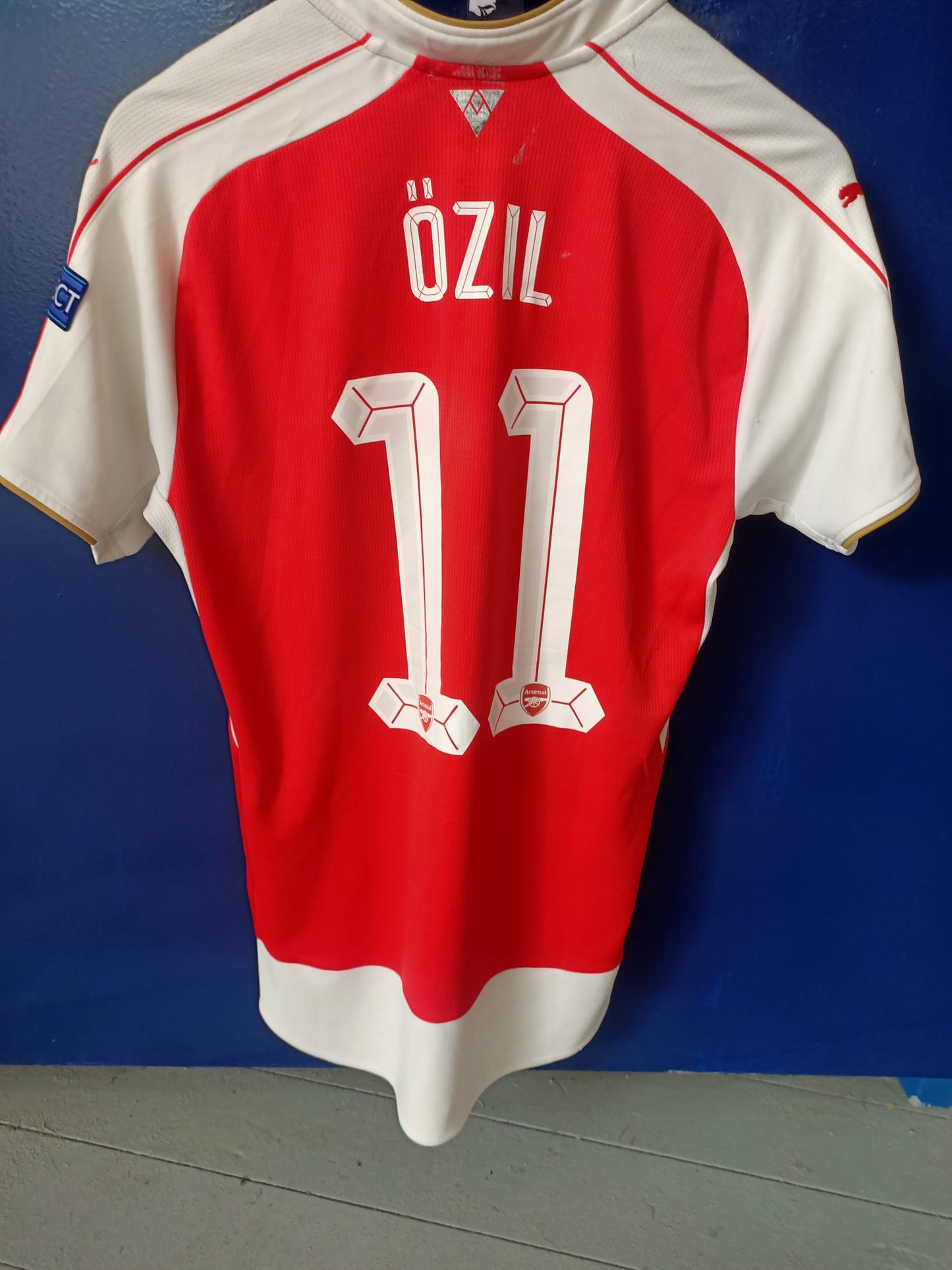 Arsenal 2015-2016 Home Shirt Ozil