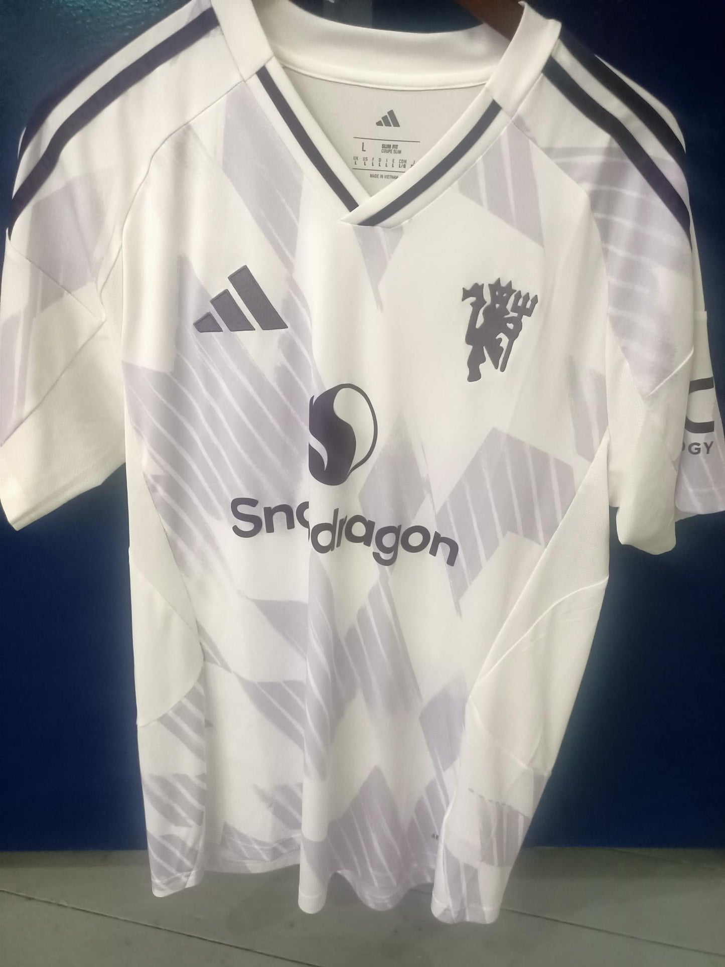 Manchester United 2025-2026 Away Shirt