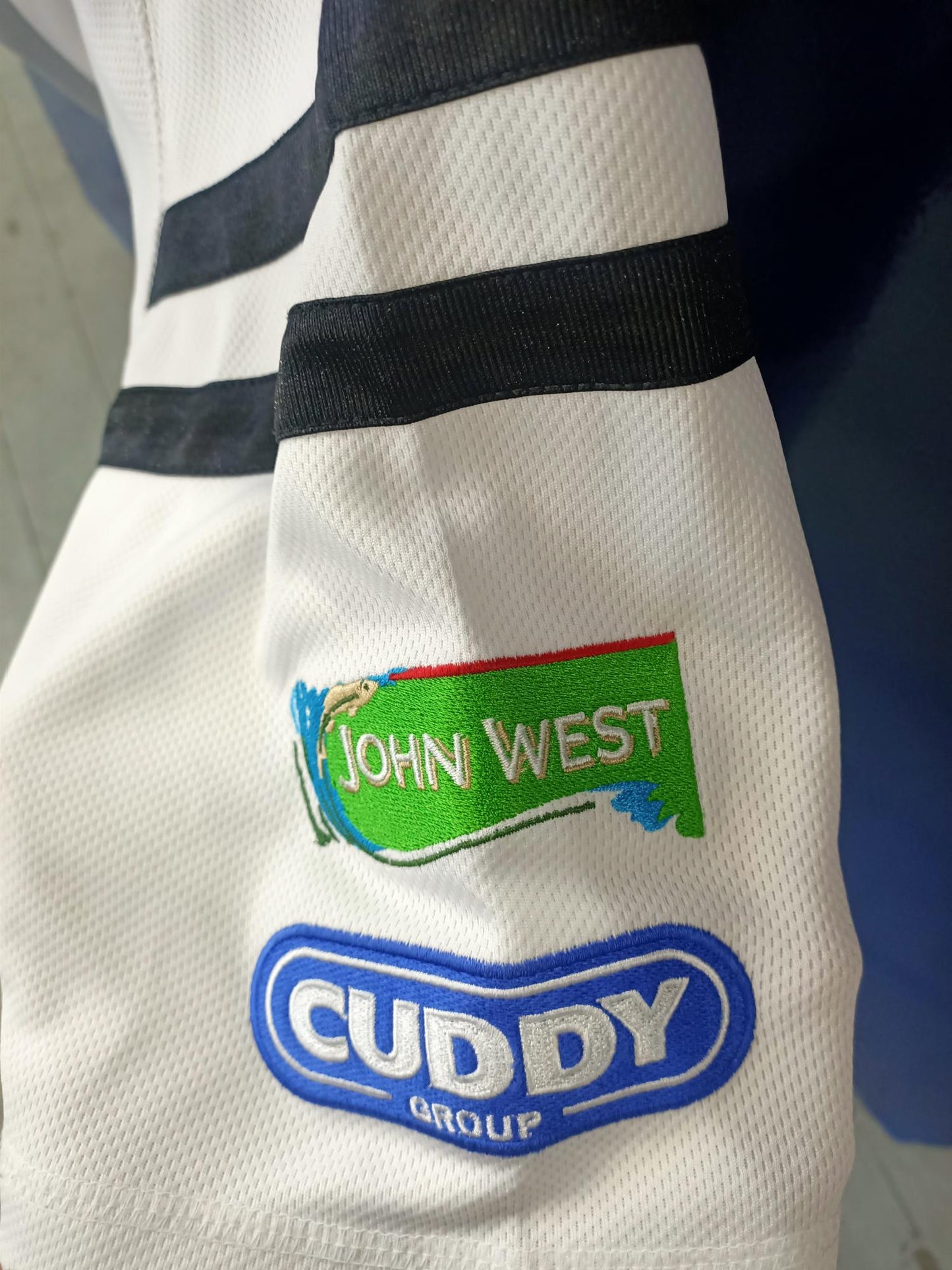 Ospreys 2007-2008 Away Shirt (Large)