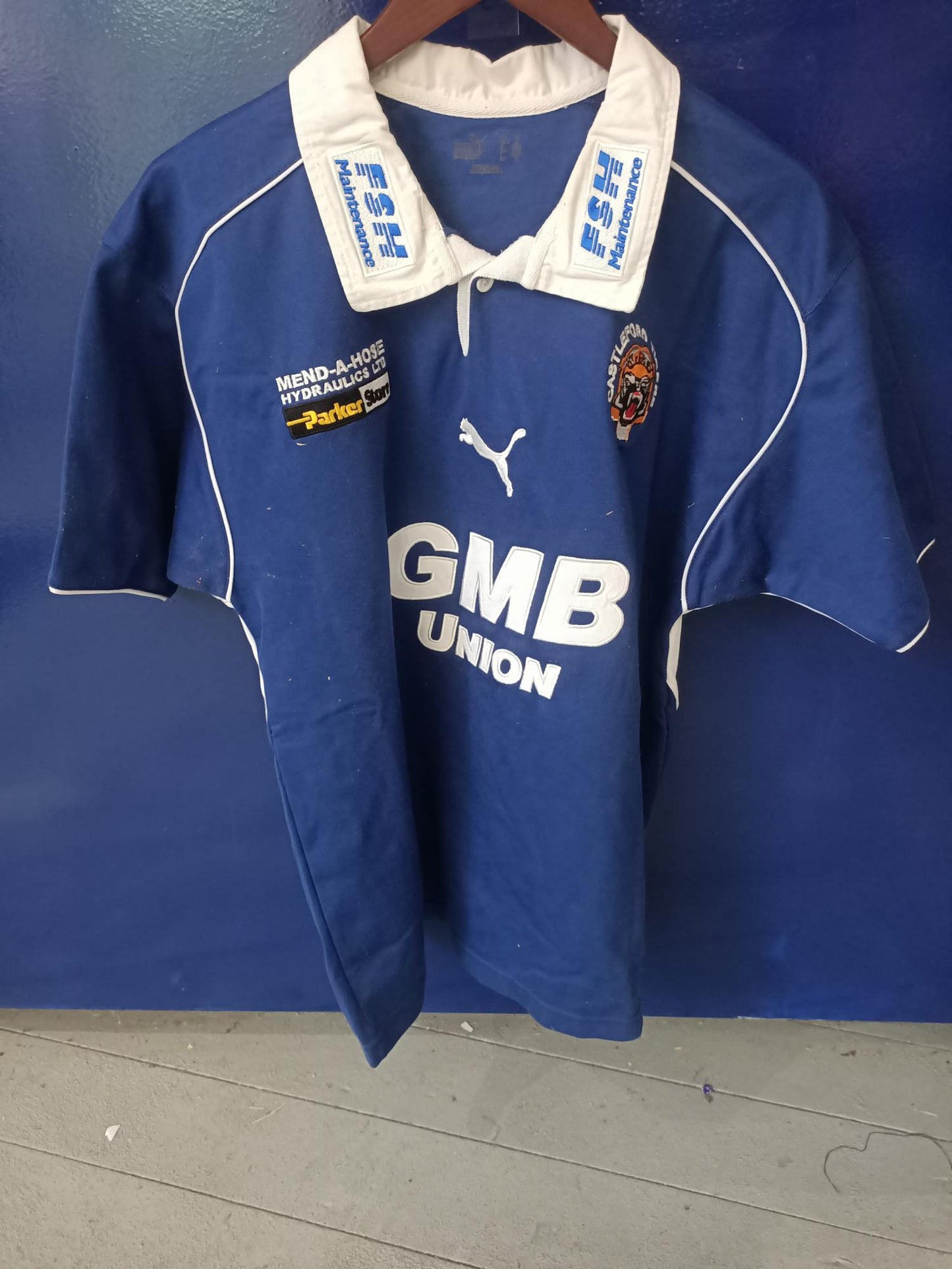 Castleford Tigers 2006 away shirt (Large)
