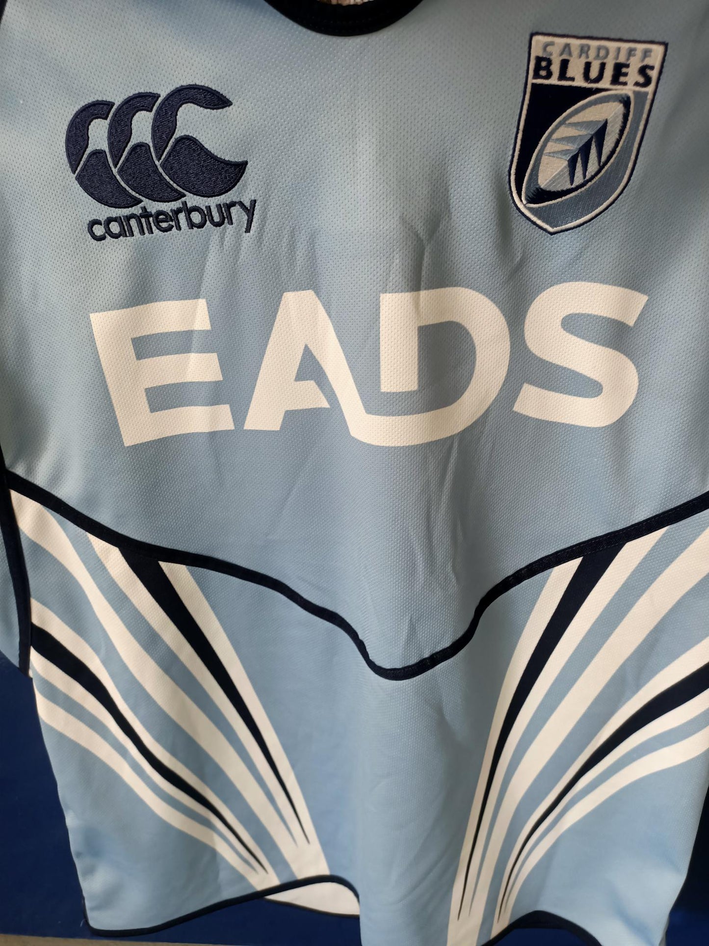 Cardiff Blues Rugby Shirt (Large)