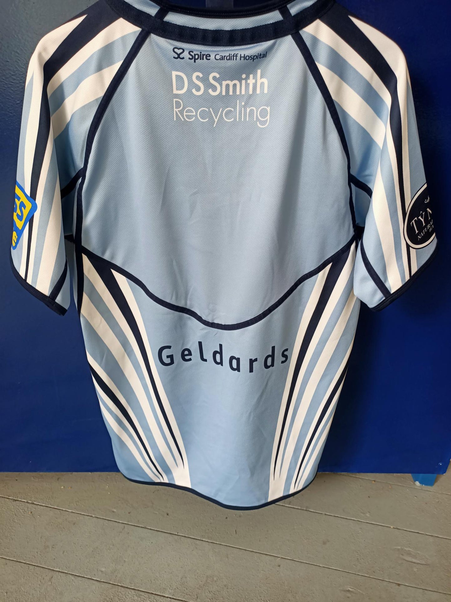 Cardiff Blues Rugby Shirt (Large)