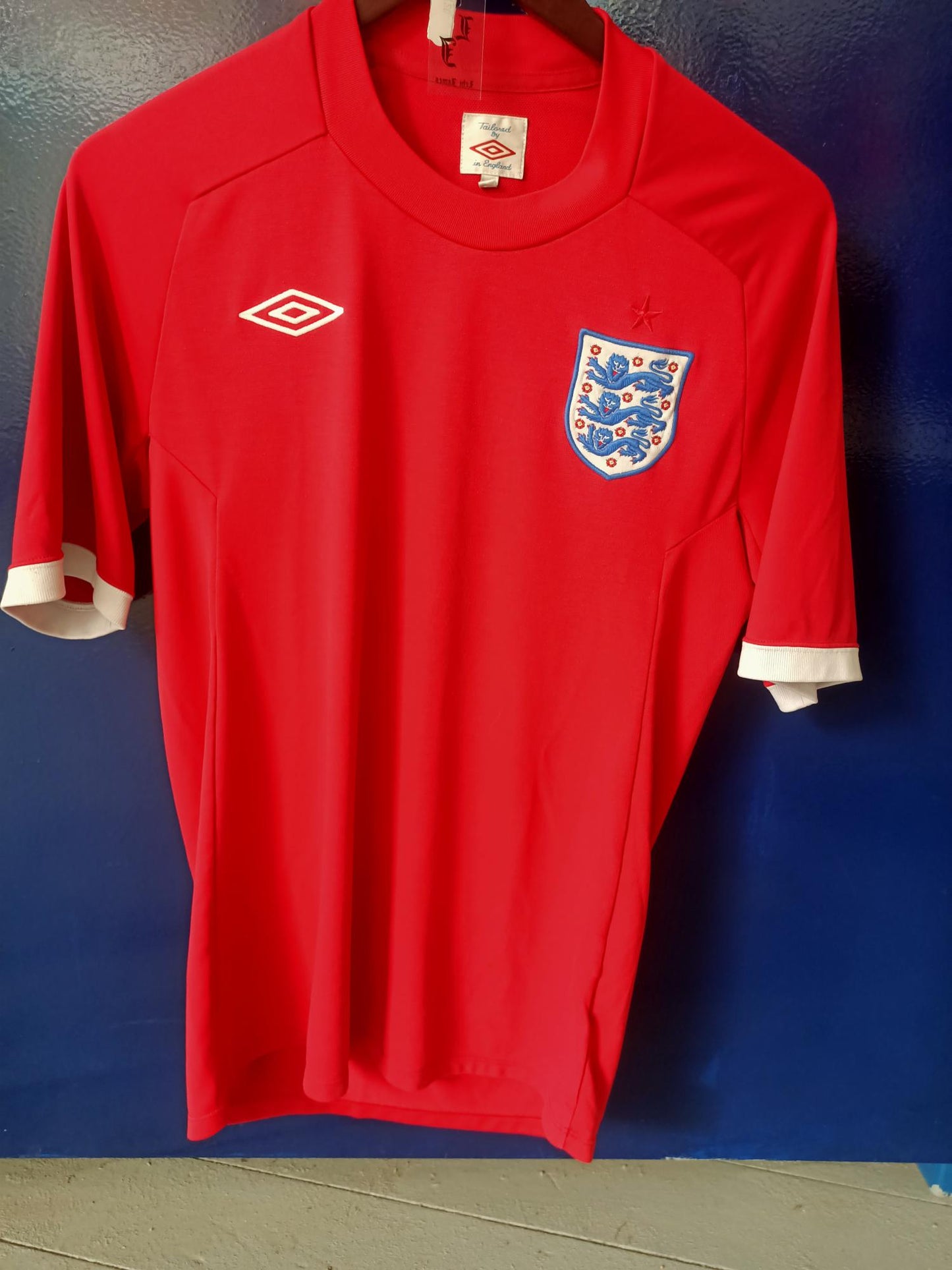 England 2010 Away shirt (small)