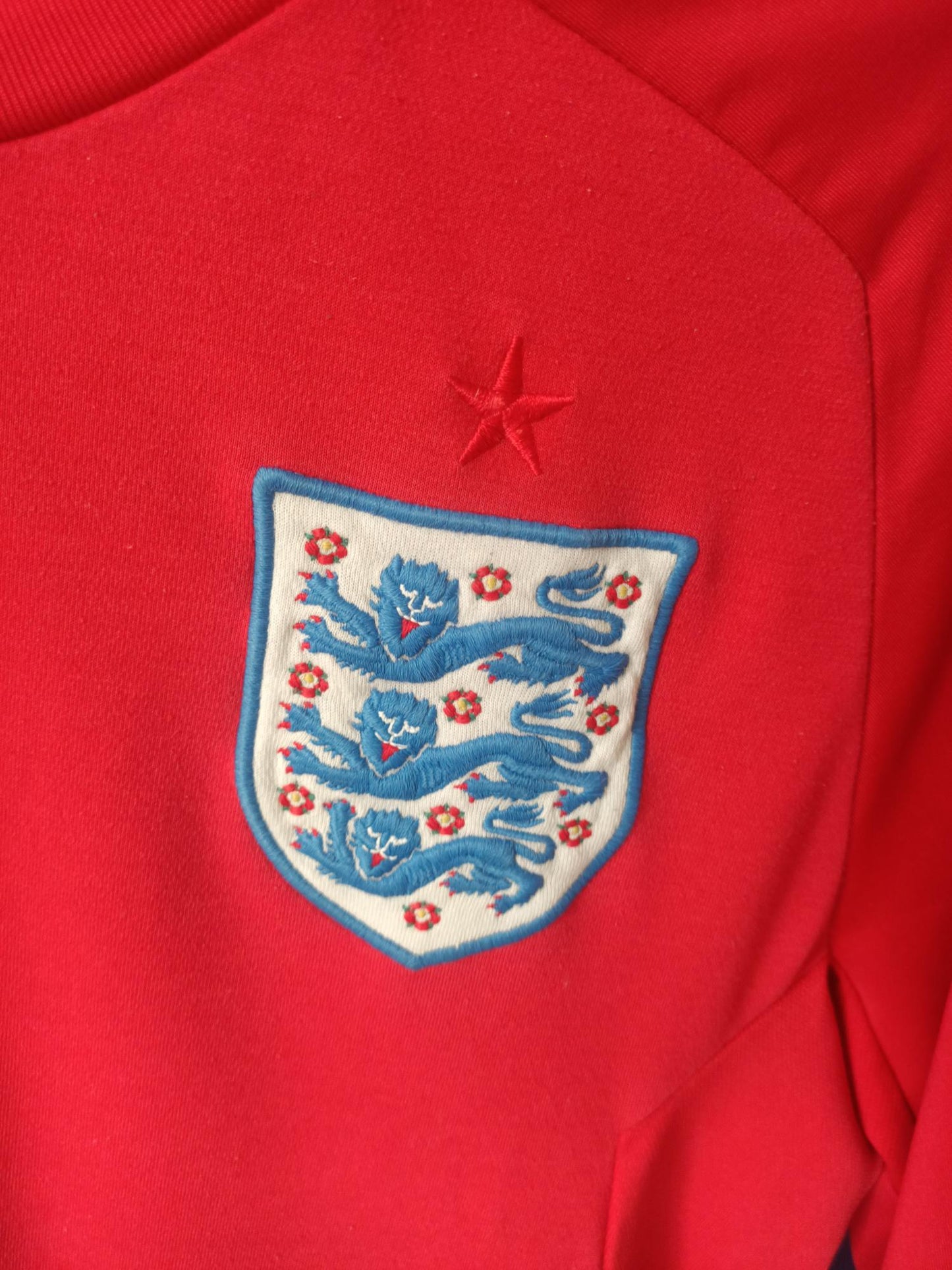 England 2010 Away shirt (small)
