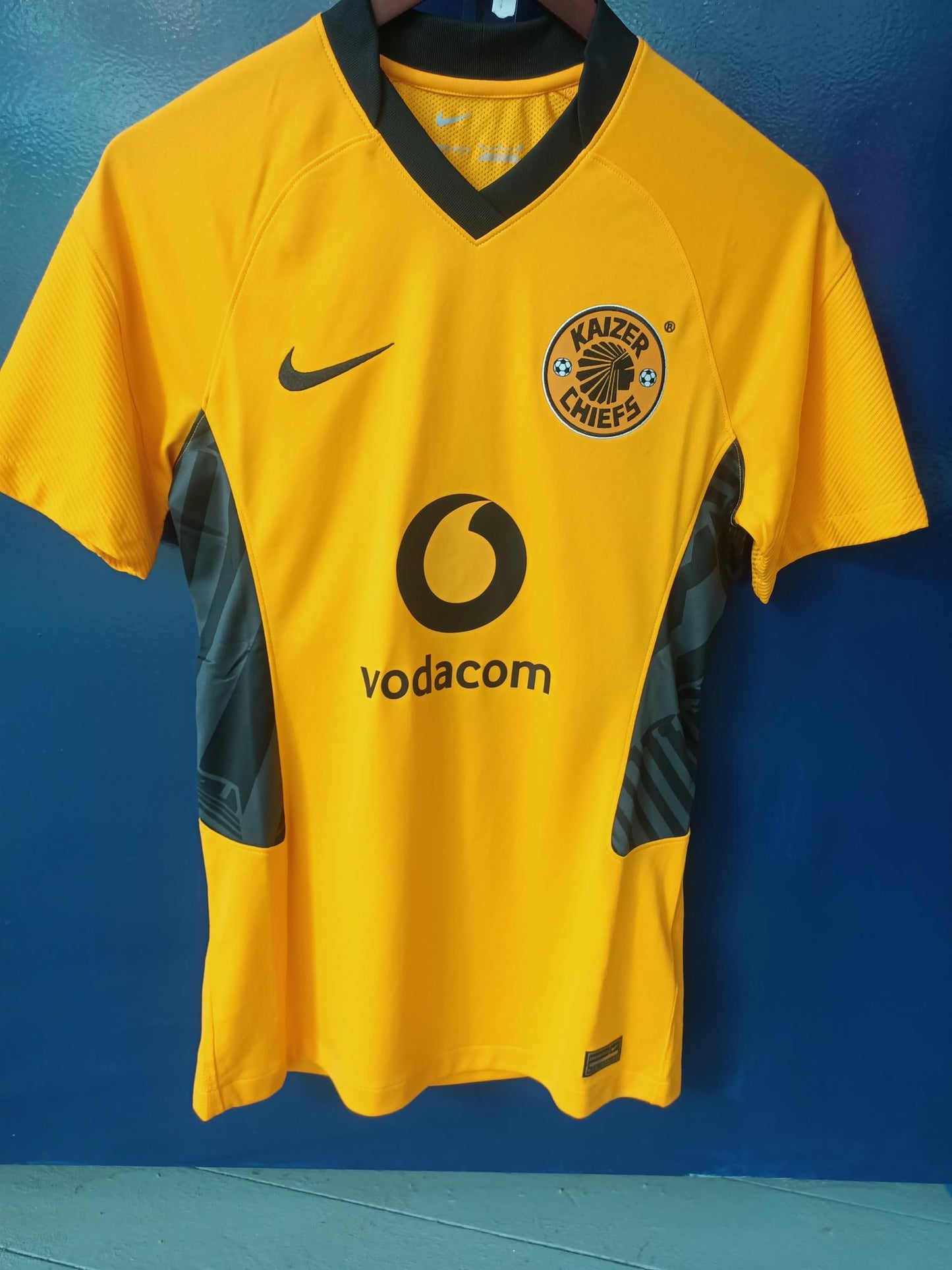 Kaizer Chiefs  2021-2022 Home Shirt (Small)