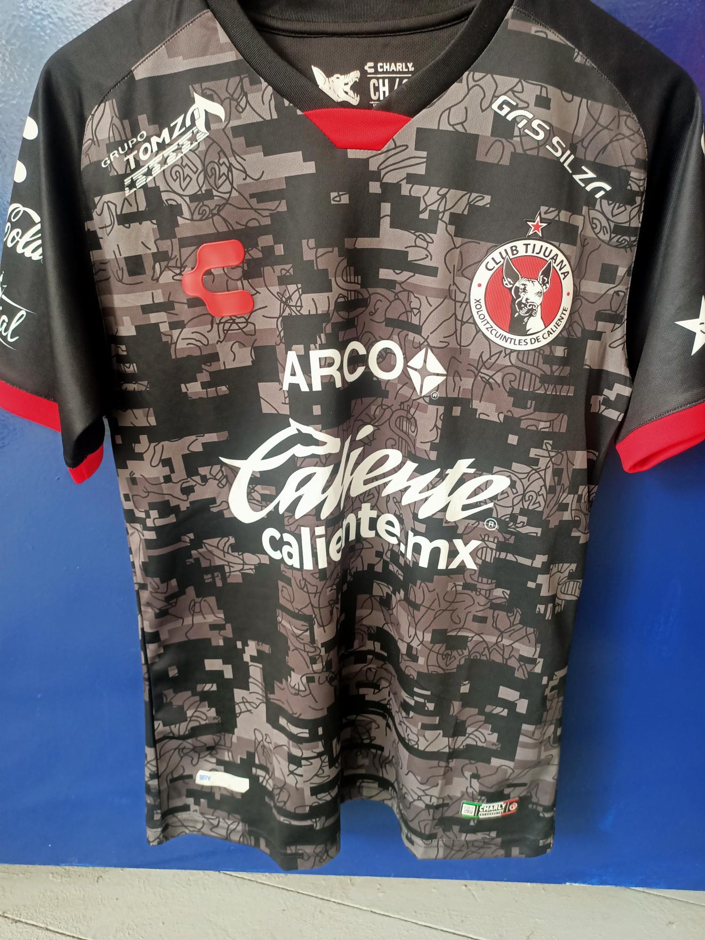 Club Tijuana 2020-2021 Home shirt (small)