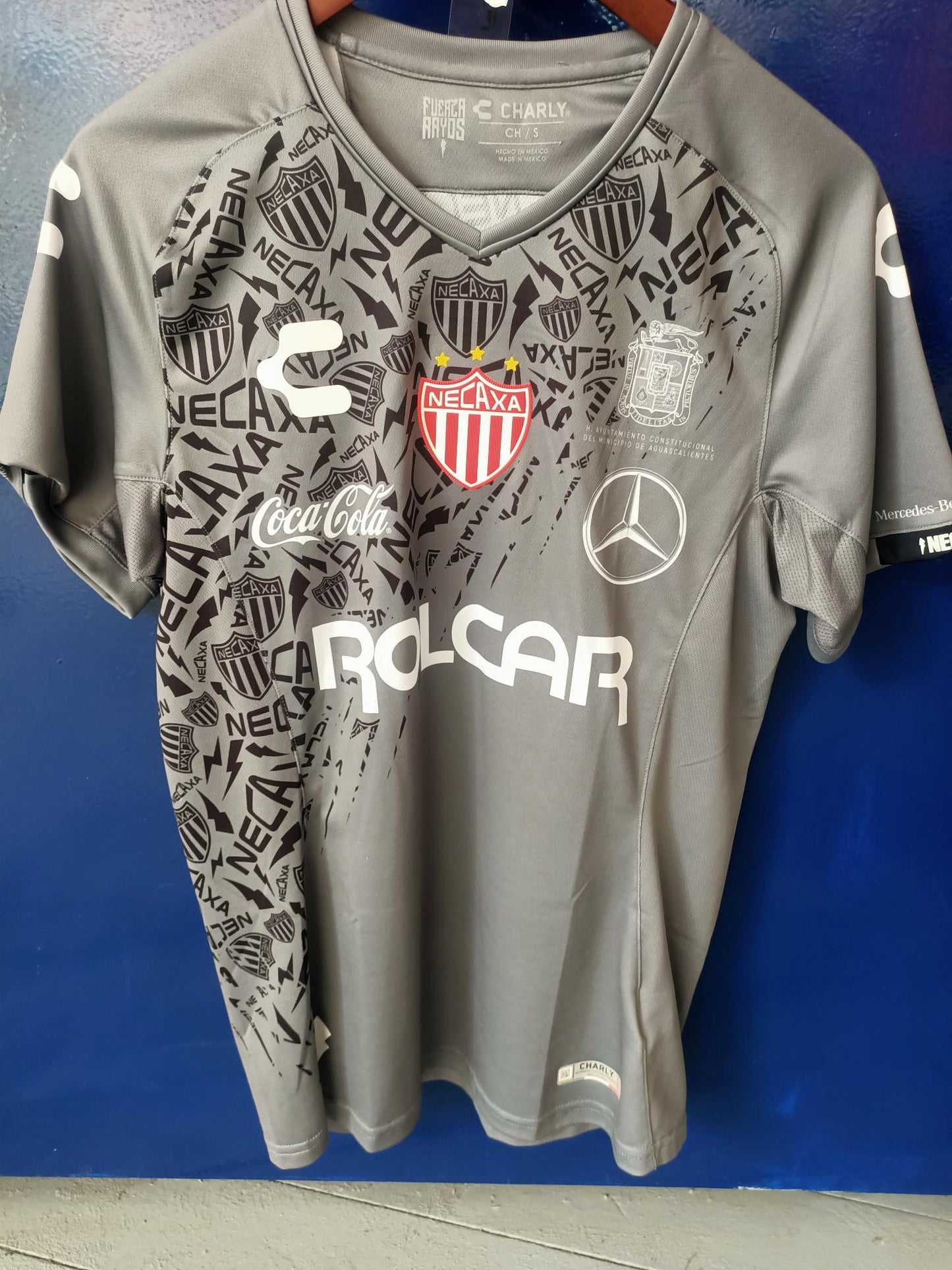 Club Necaxa 2019-2020 Away Shirt (small)