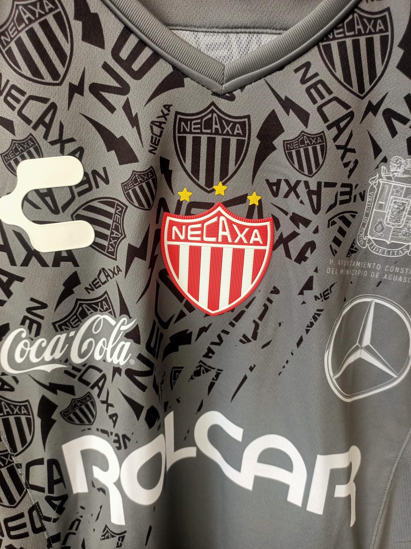 Club Necaxa 2019-2020 Away Shirt (small)