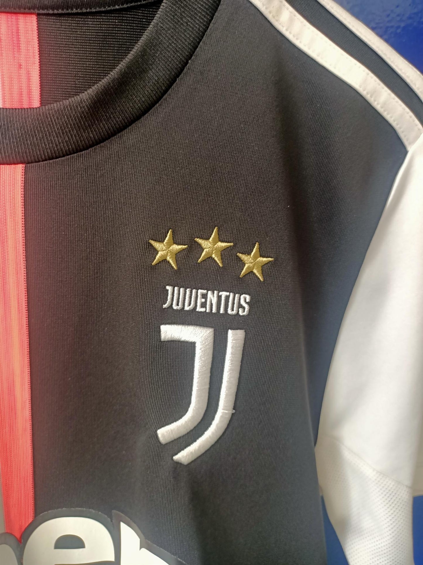 Juventus 2019-2020 Home Shirt (Small)