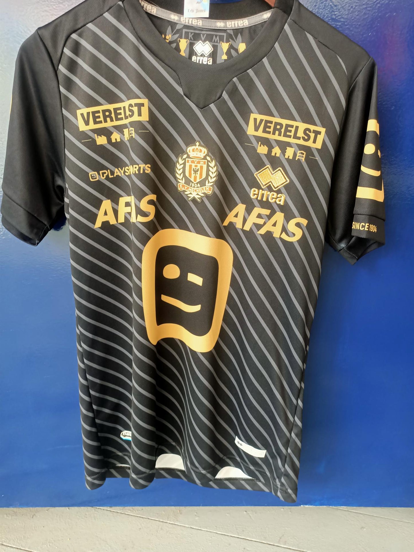 KV Mechelen  2021-2022 away shirt (small)