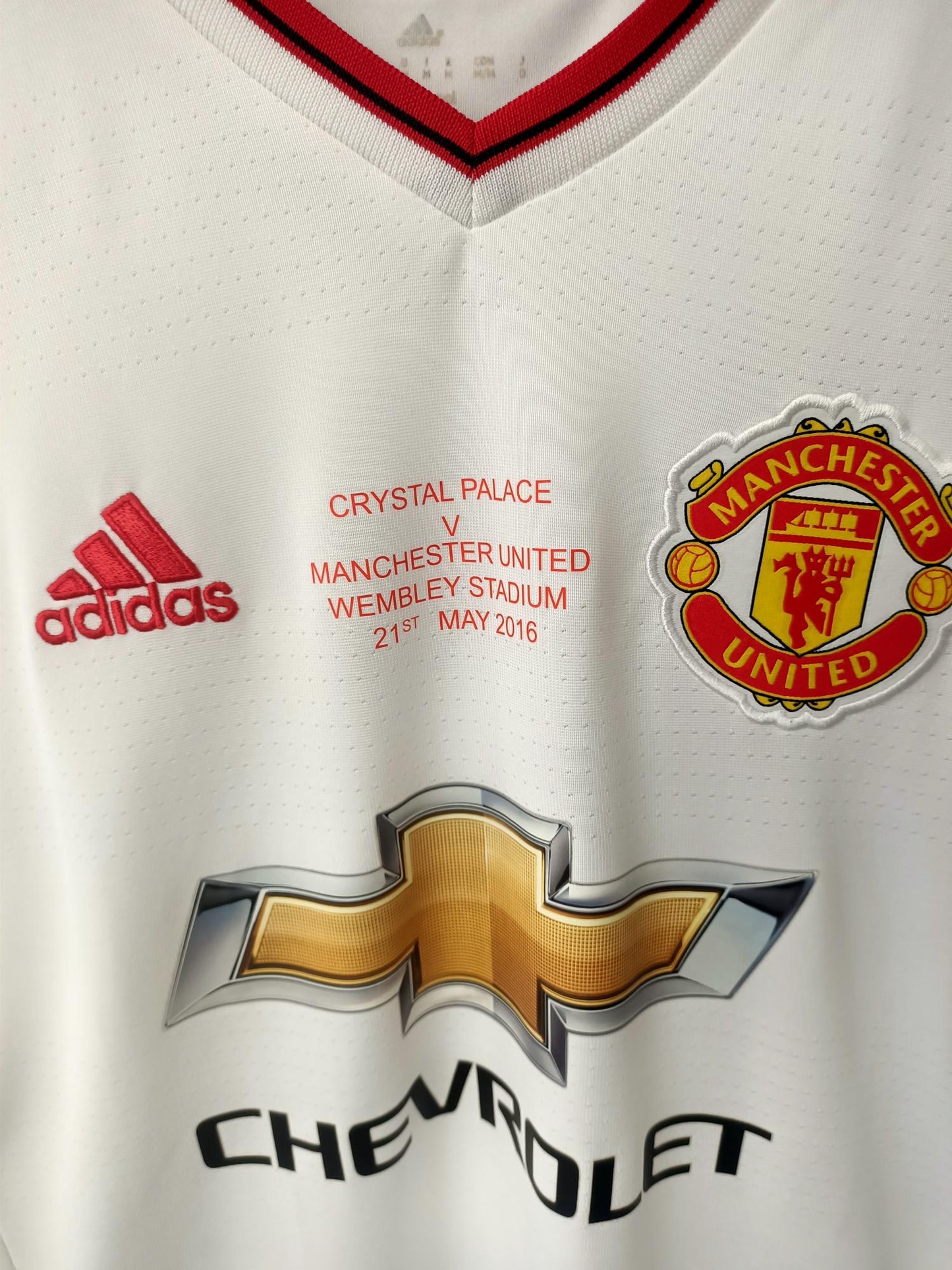 Manchester United away  2015-2016 FA Cup Final Shirt (Medium)