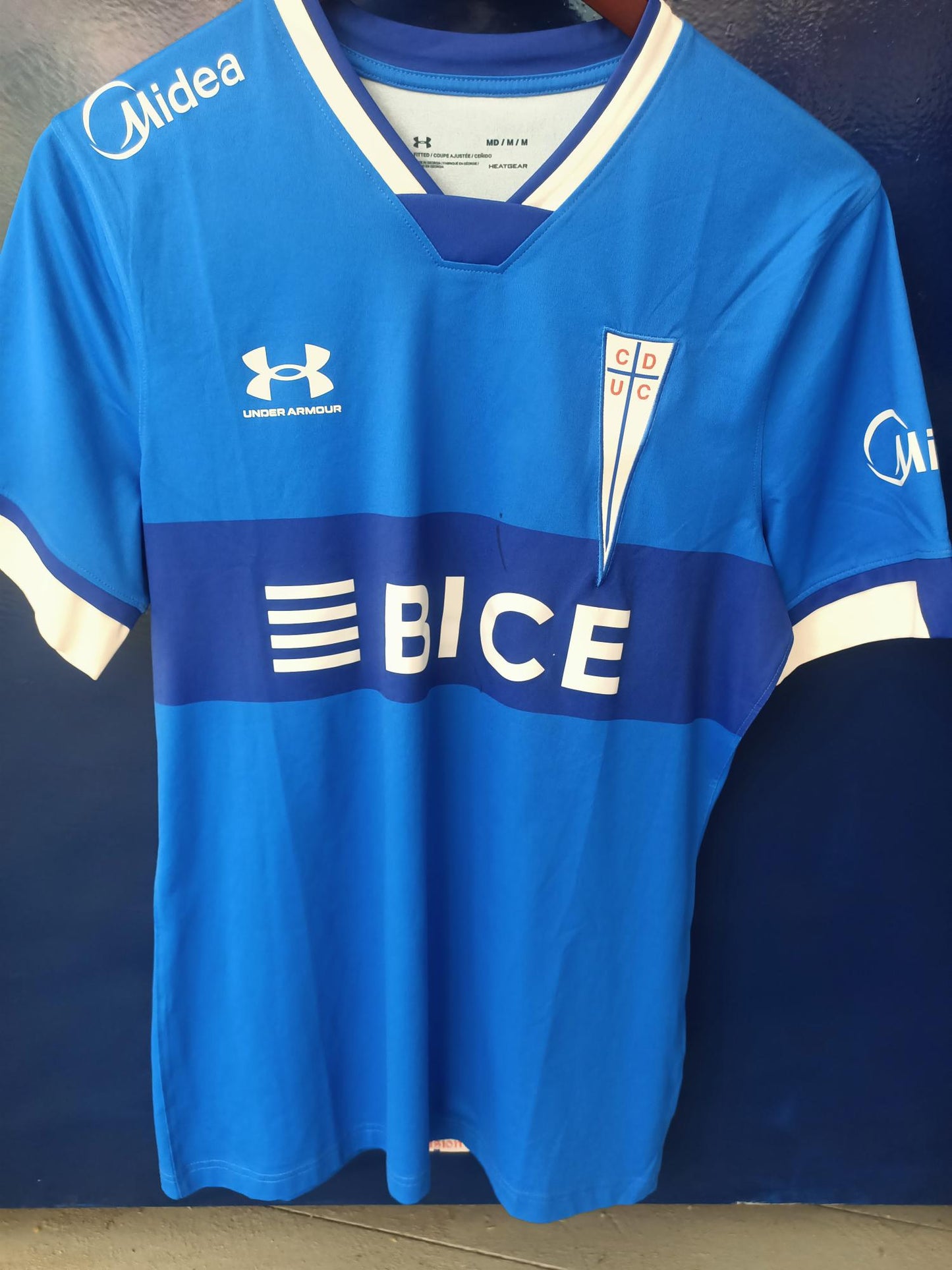 Club Deportivo Universidad Católica 2022 Away Shirt (Medium)