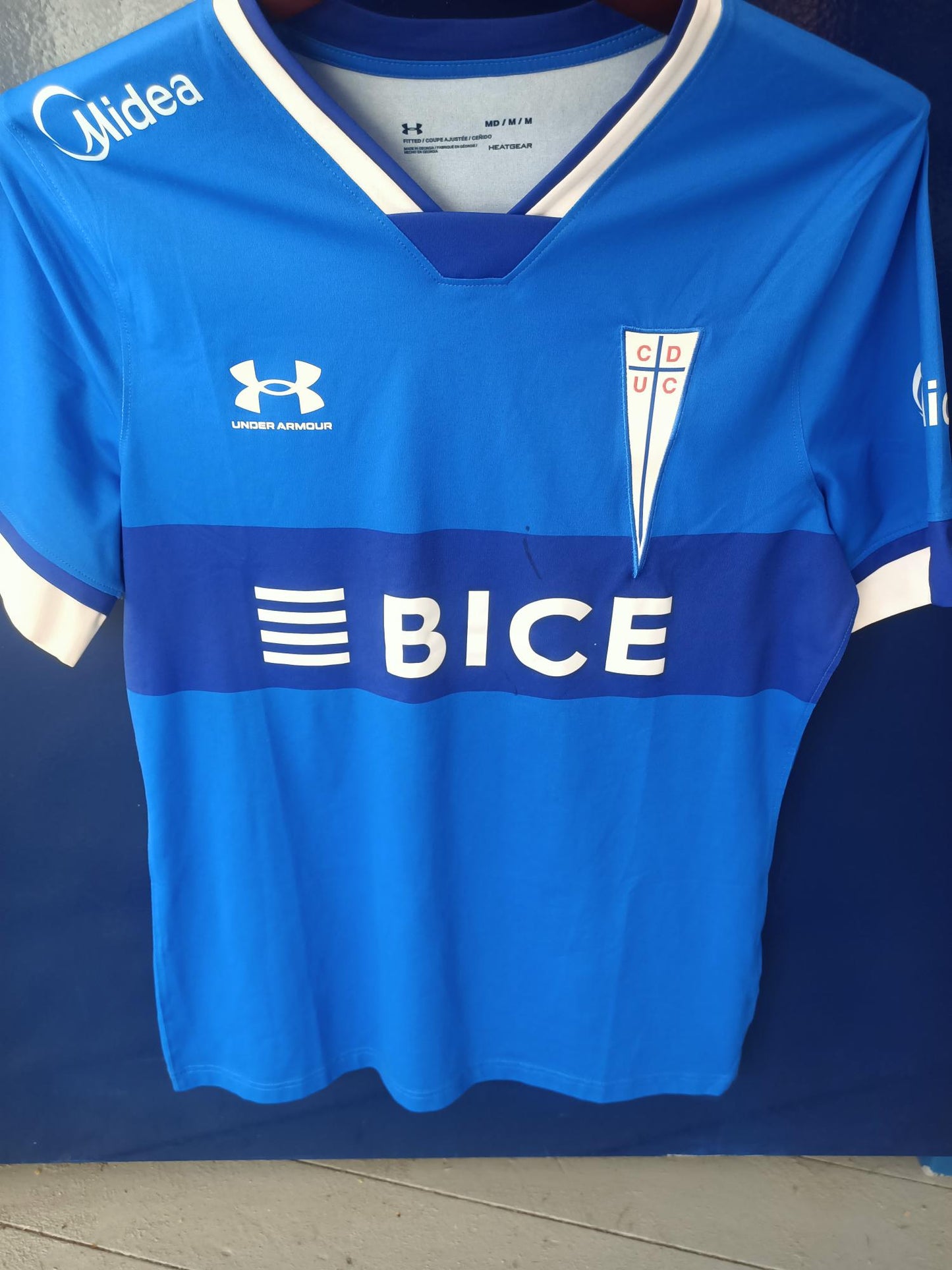 Club Deportivo Universidad Católica 2022 Away Shirt (Medium)
