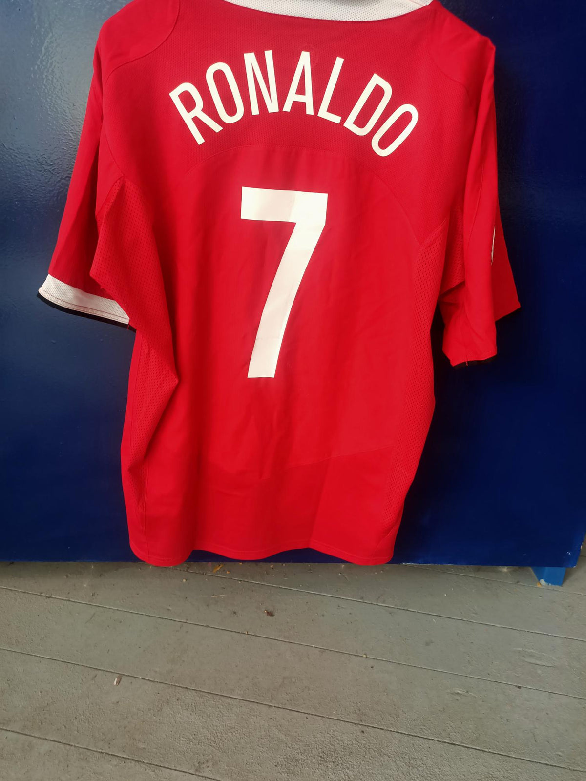 Manchester United 2004/2005 Home Shirt (Ronaldo champions league patch)