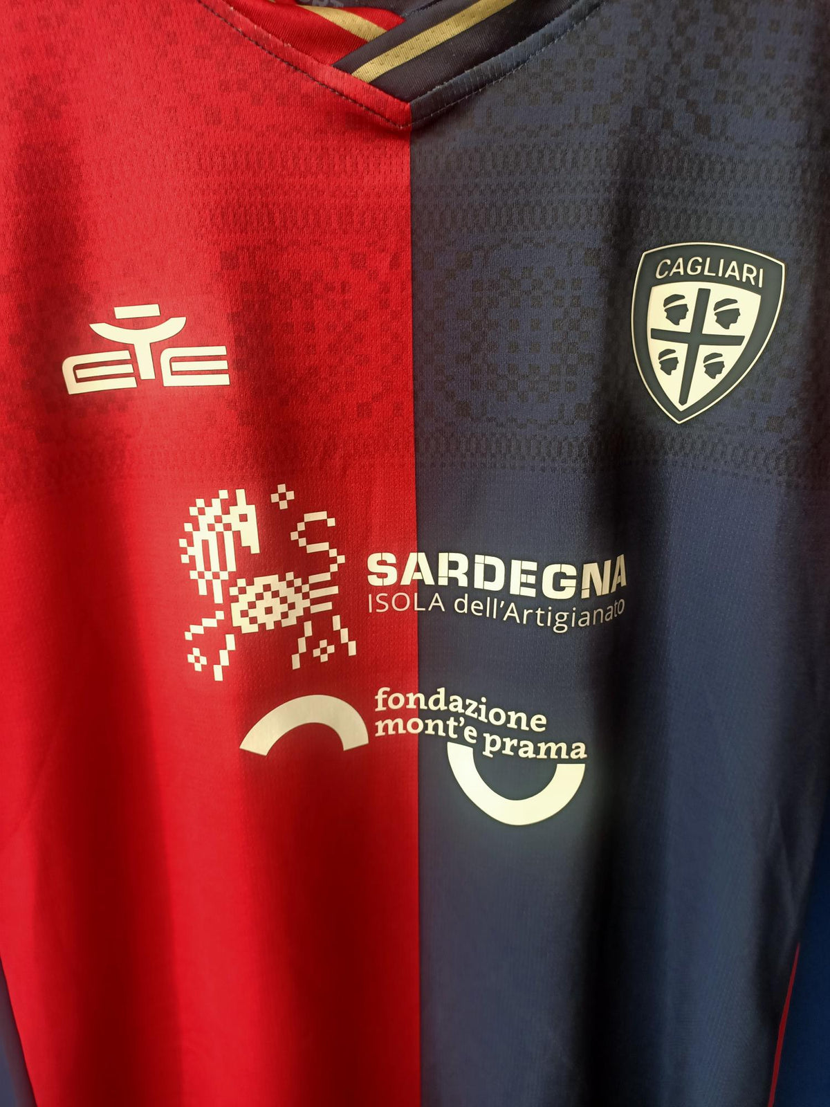 Cagliari Calcio 2022/2023 Home shirt (Large Boys)
